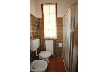 Italia Byt Lido delle Nazioni, Exterior